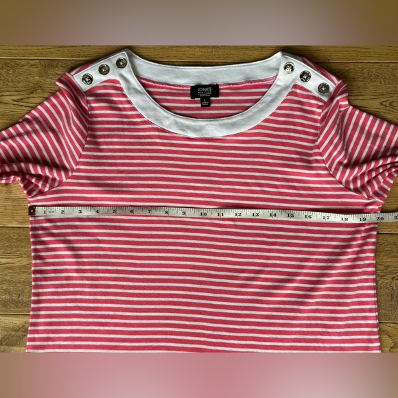 Jones New York Signature Pink and White Striped Button Shoulder Top size Large - Picture 8 of 9